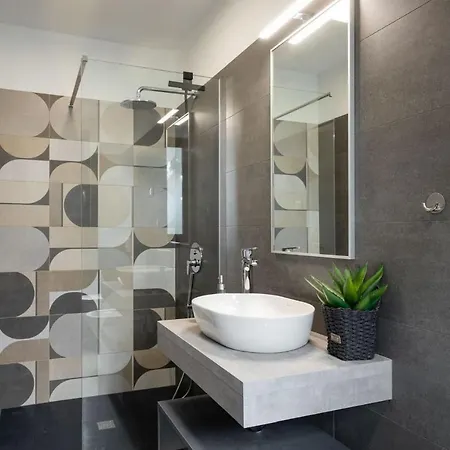 Villa Modern Eva With Pool And 2 Bedrooms In Tar