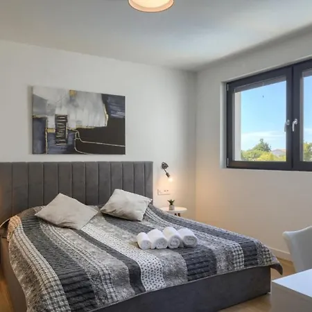 Modern Eva With Pool And 2 Bedrooms In Tar Villa Tar-Vabriga