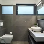 Villa Modern Eva With Pool And 2 Bedrooms In Tar