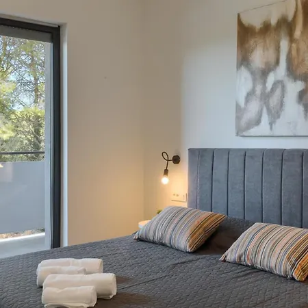 Modern Eva With Pool And 2 Bedrooms In Tar Villa